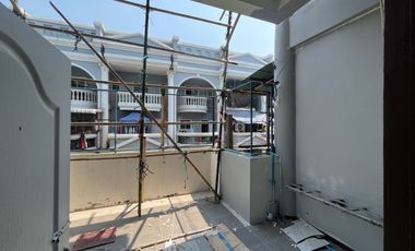 Rare Item!!! Property near the Skytrain generating 6% annual return! For sale: 3-storey townhome near MRT Bang Khae and Bang Khae Market, 3-storey