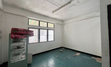 Rare Item!!! Property near the Skytrain generating 6% annual return! For sale: 3-storey townhome near MRT Bang Khae and Bang Khae Market, 3-storey
