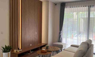 Disewakan Rumah Bagus Furnished 3 lantai Cluster Exclusive Pondok Indah