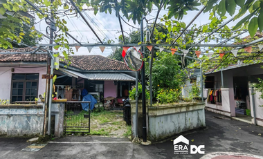 JUAL Rumah Banyak Kamar Bisa Untuk Kost di Menur Kota Kudus