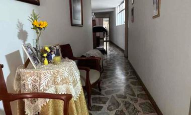 Venta Apartamento Calasanz sector Ferrine, 114m2  $495 millones, piso 3 por escalas.