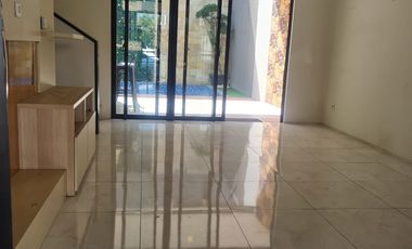 RUMAH BAGUS 2 LANTAI LINGKUNGAN NYAMAN AMAN SIAP HUNI DI TATAR SIMAKIRANA KOTA BARU PARAHYANGAN KBP BANDUNG