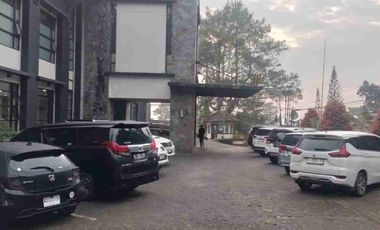 Dijual Hotel Di Jalan Raya Puncak Pass Dengan Tingkat Occupancy Tinggi dan View Pegunungan, Kebun Teh