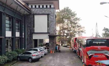 Dijual Hotel Di Jalan Raya Puncak Pass Dengan Tingkat Occupancy Tinggi dan View Pegunungan, Kebun Teh