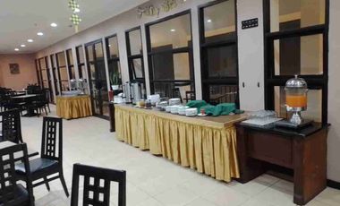Dijual Hotel Di Jalan Raya Puncak Pass Dengan Tingkat Occupancy Tinggi dan View Pegunungan, Kebun Teh