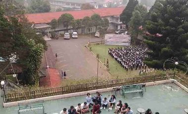 Dijual Hotel Di Jalan Raya Puncak Pass Dengan Tingkat Occupancy Tinggi dan View Pegunungan, Kebun Teh