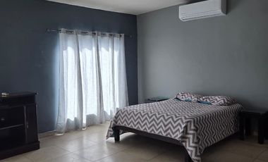 Casa en renta amueblada en fraccionamiento privado, cerca del aeropuerto