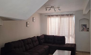 Casa en renta amueblada en fraccionamiento privado, cerca del aeropuerto