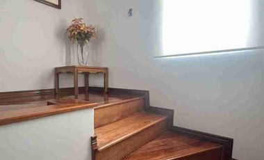 Casa de venta con suite independiente, conjunto cerrado, Einstein/Carcelén. 4 hab. Excelente estado.