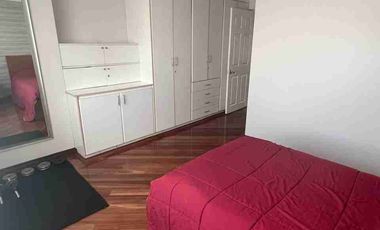 Casa de venta con suite independiente, conjunto cerrado, Einstein/Carcelén. 4 hab. Excelente estado.