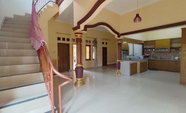 Rumah 2 Lantai Mewah Siap Huni Dekat Pusat Kota Cianjur