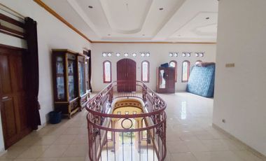 Rumah 2 Lantai Mewah Siap Huni Dekat Pusat Kota Cianjur