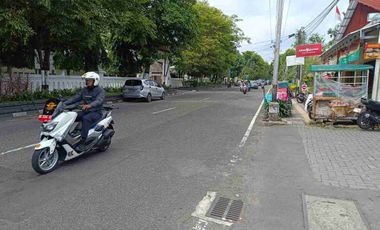 Dekat Baciro, Cocok Utk Kantor / Hotel, Tanah Dijual Tepi Aspal Lebar 10-15 meteran