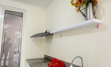 Rumah Zimbali Costa Pakuwon City AC Kitchen Set