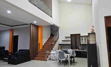 Rumah Mewah 2 Lantai Jalur Wisata Baturraden View Gunung
