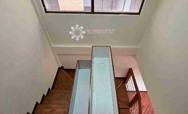 EN VENTA - AMPLIO DEPARTAMENTO DUPLEX, com vista al Rio Tomebamba, ubicado en el sector de Puertas del Sol.