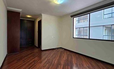 EN VENTA - AMPLIO DEPARTAMENTO DUPLEX, com vista al Rio Tomebamba, ubicado en el sector de Puertas del Sol.