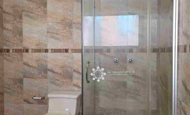 EN VENTA - AMPLIO DEPARTAMENTO DUPLEX, com vista al Rio Tomebamba, ubicado en el sector de Puertas del Sol.
