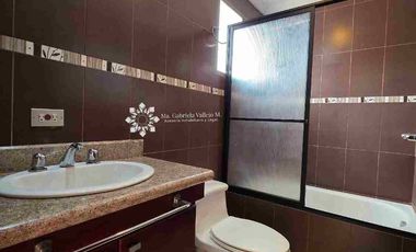 EN VENTA - AMPLIO DEPARTAMENTO DUPLEX, com vista al Rio Tomebamba, ubicado en el sector de Puertas del Sol.