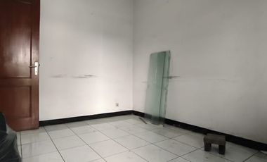 DISEWAKAN RUMAH COCOK DIJADIKAN KANTOR/TEMPAT TINGGAL DI KOPO MELATI  L