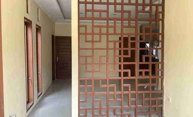 Rumah 2lt 181m2 Strategis Tangkuban Perahu Dkt Kerobokan, Bali Kidy