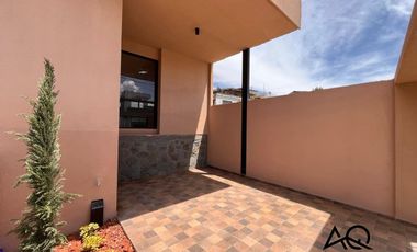 Casa en venta en Loja en Época CREDITO VIP