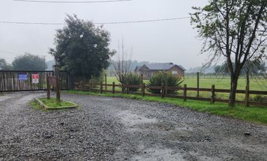 Oportunidad, Parcela con cabaña de 3 dormitorios, Condominio cerrado.