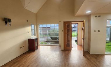 Amplia y moderna casa en Castro. incluye habitación de servicio.