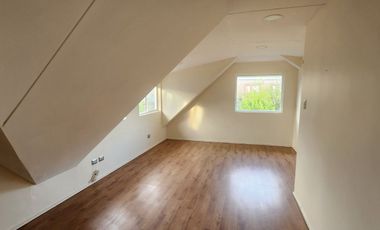 Amplia y moderna casa en Castro. incluye habitación de servicio.