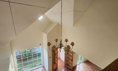 Amplia y moderna casa en Castro. incluye habitación de servicio.