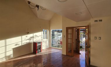 Amplia y moderna casa en Castro. incluye habitación de servicio.
