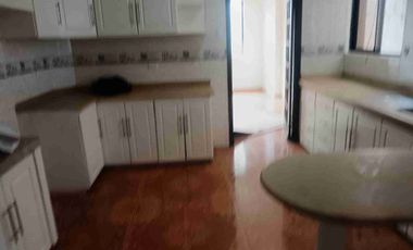 Alquiler casa de 4 Dormitorios dormitorio estudio, queda con split km 3 Samborondón