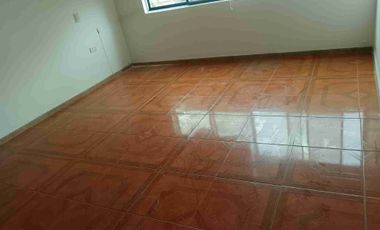 Alquiler casa de 4 Dormitorios dormitorio estudio, queda con split km 3 Samborondón