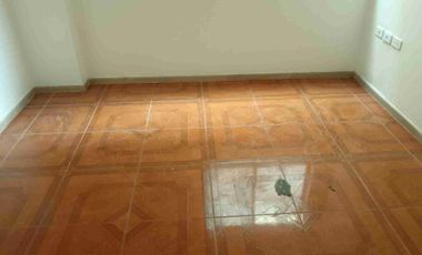 Alquiler casa de 4 Dormitorios dormitorio estudio, queda con split km 3 Samborondón