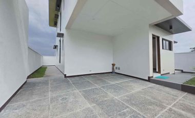 Luxury 5BR House for Sale in Orchard Golf & Country Club, Dasmariñas Cavite | RFO