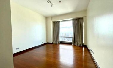 BGC Shangrila Horizon Homes The Fort Luxury Condo For Rent 3Bedroom with Parking new near Ayala Land The Suites East Gallery West Gallery One Serendra