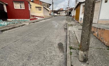 VENTA DE CASA AMPLIA ZONA LOS QUINDOS ARMENIA