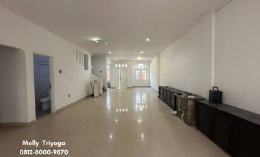 Dikontrakan Rumah 2 Lantai Komplek Gudang Peluru, Jakarta Selatan