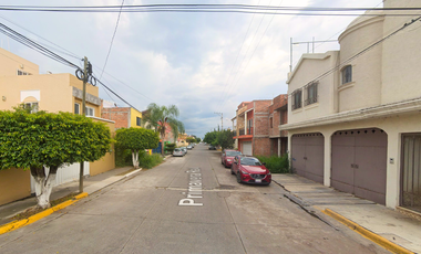 ¡Excelente Oportunidad de hacer CRECER tu Patrimonio! Hermosa casa en Zamora, Michoacán