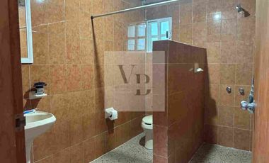 Renta de casa con amplio jardín