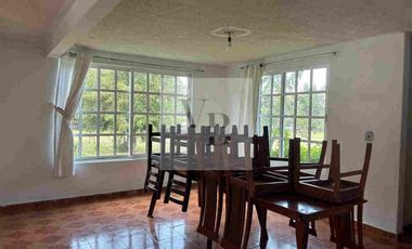 Renta de casa con amplio jardín