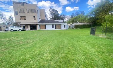 lote terreno de venta en cuenca sector wayra plaza urb privada IPRUS 6 PISOS Cerca de la Universidad del Azuay