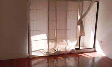 VENTA DE CASA EN TRES NIVELES CON 6 APARTAESTUDOS INDEPENDINTES