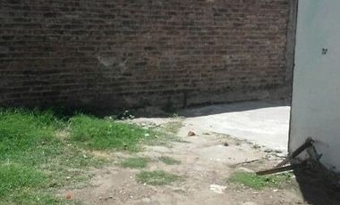 Oportunidad Inversion! Dos Casas Alquiladas en Barrio Larrea con Escritura