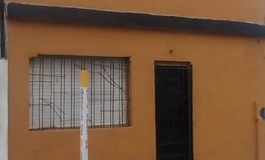 Oportunidad Inversion! Dos Casas Alquiladas en Barrio Larrea con Escritura