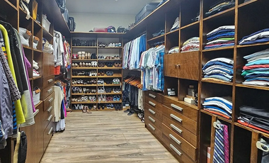 CASA EN VENTA ALCAZAR ORIENTE ZONA ANDARES JUAN PALOMAR