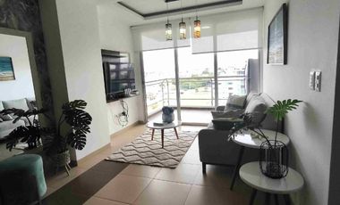 rento departamento en edificio frente al mar