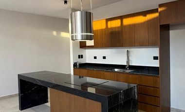 Townhouse de 3 recámaras, equipada, con alberca privada, en Temozon.