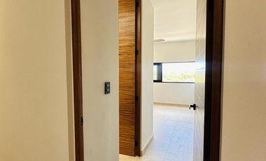 Townhouse de 3 recámaras, equipada, con alberca privada, en Temozon.