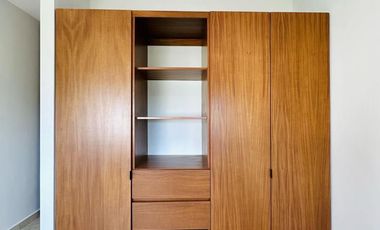 Townhouse de 3 recámaras, equipada, con alberca privada, en Temozon.